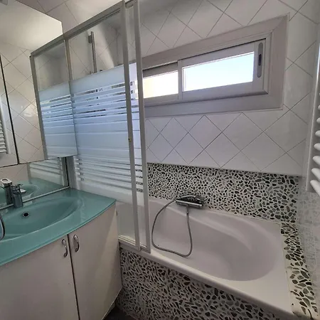 2 Chambres, Climatisé, Piscine, Tennis